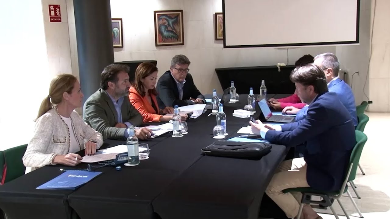 CC y PP cierran un acuerdo de gobierno en el Cabildo de Tenerife - YouTube
