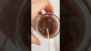Here‘s your sign to save used coffee grounds and makes coffee scented candles! #craftysaturday #diy