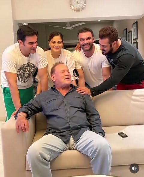 Download lagu salman khan with his family #bollywood