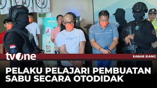 Download lagu Sejumlah Barang Temuan dari Penggerebekan Pabrik Narkoba di Apartemen | tvOne
