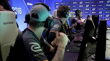 JW and Krimz dance