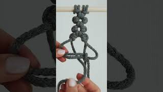 How to make macrame flowers in a chain?