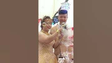 Dâu rể rót rượu cưới #damcuoimientay