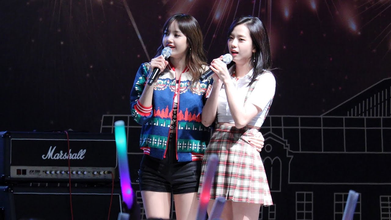 블랙핑크(BLACKPINK) 리사 삼행시 & 로제 지수 제니 애교 (Lisa Rose Jisoo Jennie) [중앙대 축제] 4K 직캠 by 비몽