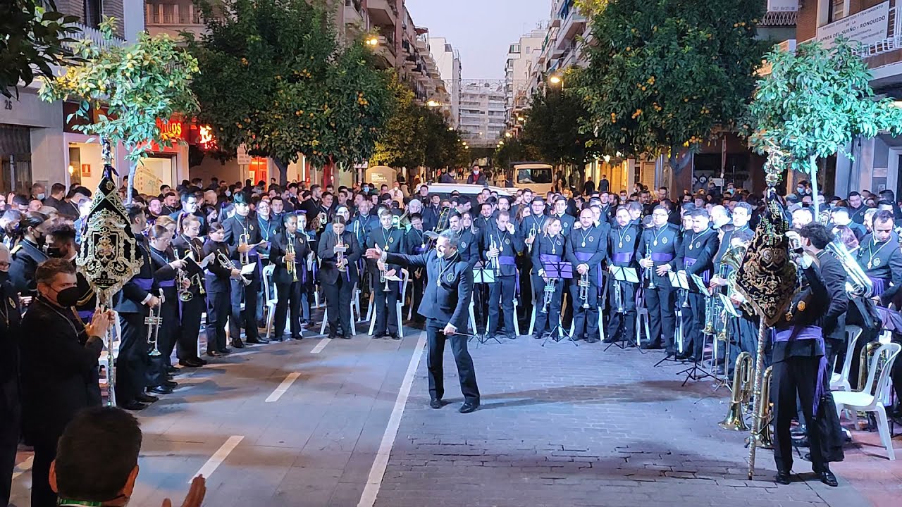 Réquiem y Marcha Real | Las bandas de Las Cigarreras en la calle Asunción 2021