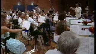 Stravinsky - Pulcinella Suite 1/3.   AVI OSTROWSKY - Conductor,    Norwegian Radio Orchestra