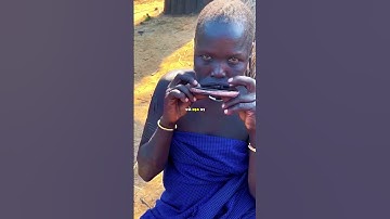 phong tục đĩa môi người Mun 😬