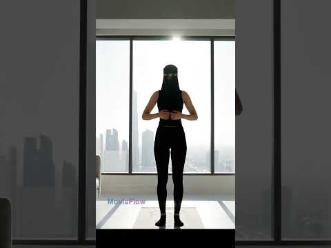 سعوديه تمارس اليوغاء فجه دخل الشغال البنقالي ويصوره ويتحرش فيها نارر