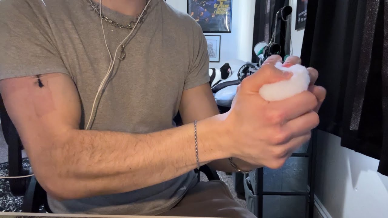 Экспериментальное ASMR-видео в канун Рождества