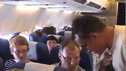 Biennale di Venezia / Venice Biennale ."THE CURATOR LIFTING RUNNING COMPETITION " .