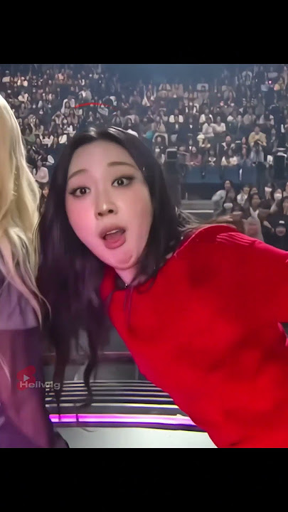 Rosé and YoungJi's expressions are too cute!😍😍 #blackpink #rosé #parchaeyoung #youngji #apt