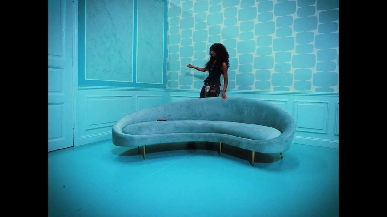 Watch Girlfriend - Blank Space (Official Visualizer) on YouTube Watch Girlfriend - Blank Space (Official Visualizer) on YouTube