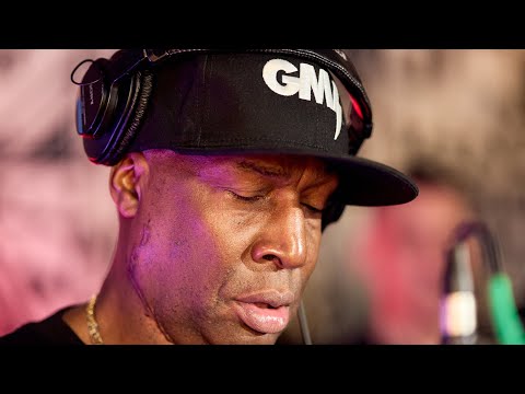 🤯 Grandmaster Flash shows us how producers use the “Quick Mix Theory” | DRINK CHAMPS
