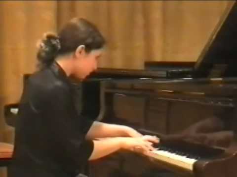 Elina Akselrud plays Debussy L'isle Joyeuse