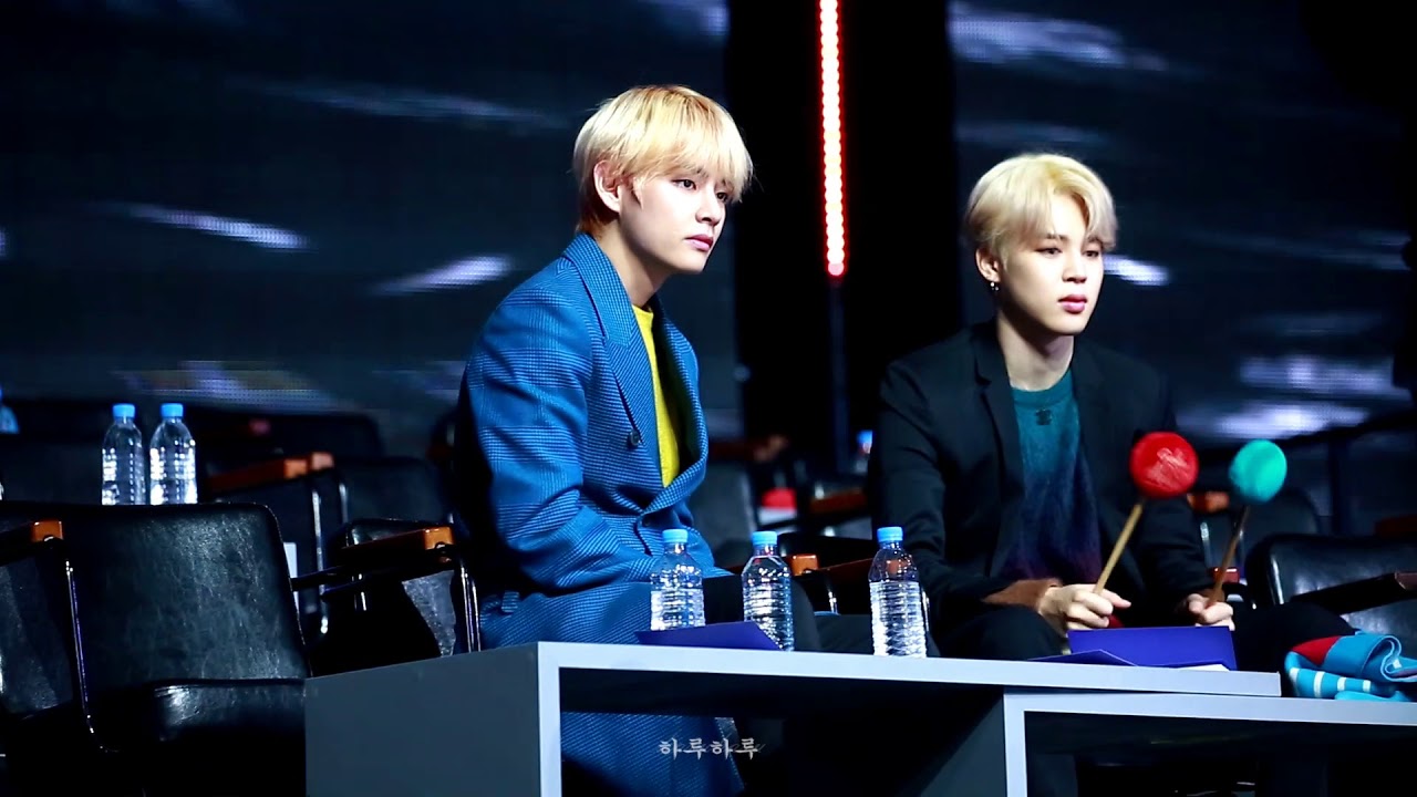 190106 GDA 방탄소년단 태형 뷔 Reaction to WannaOne 부메랑 BOOMERANG (뷔 직캠) BTS V Focus