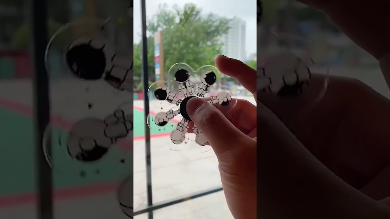 Crystal transparent fidget spinner with illusion effect | funny toy video | happy new year