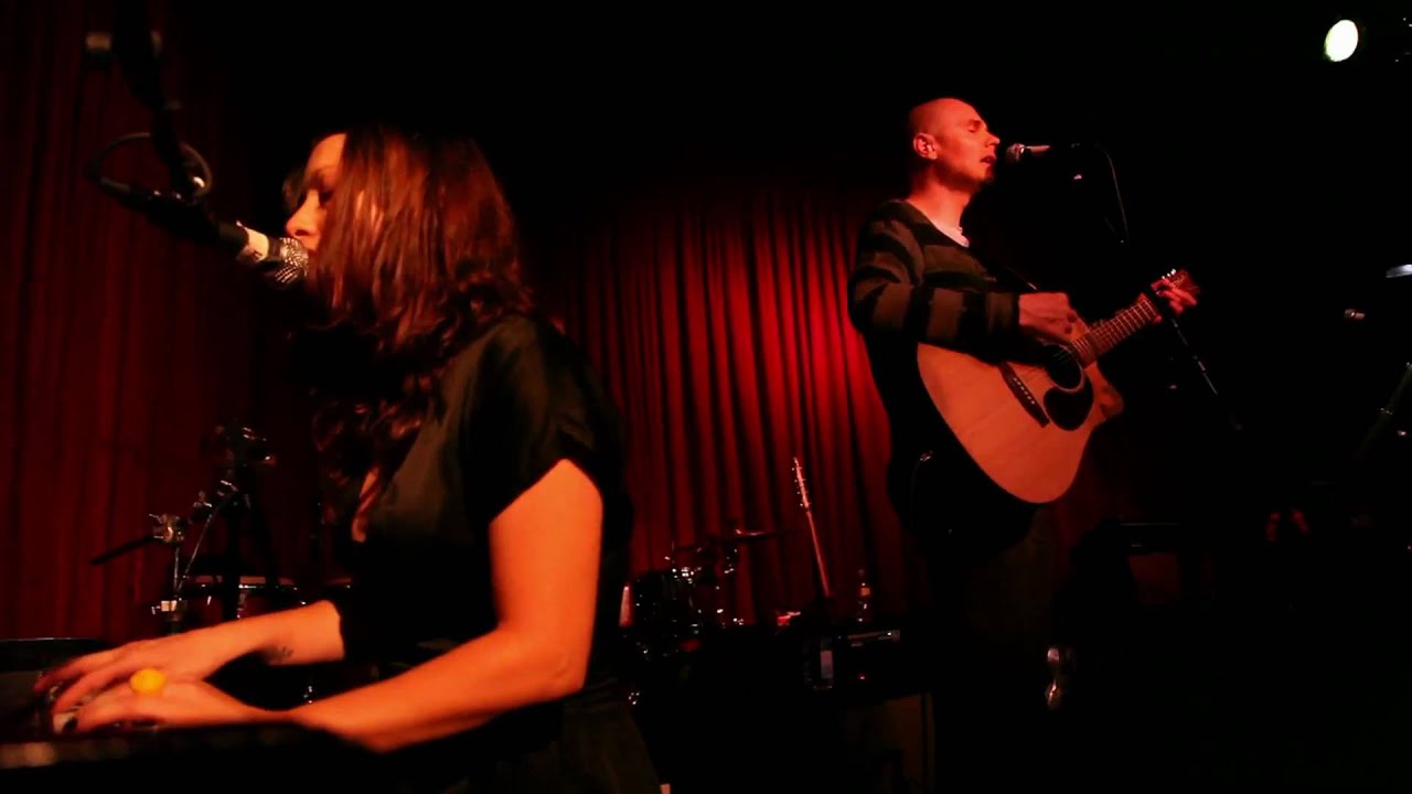 Billy Corgan & Sierra Swan - Willingly duet 8/31/2009