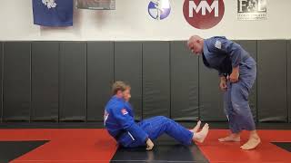 Knee Cut to Scarf Hold to Gut Wrench Top Misses the Underhook screenshot 1