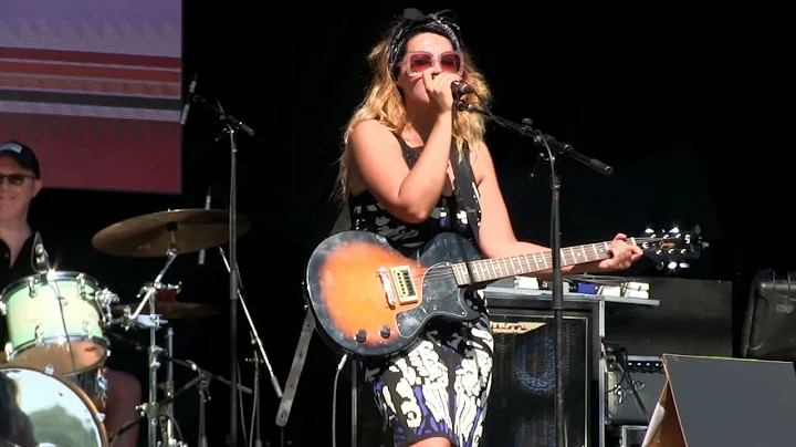 MELISSA MARIE WALKER & THE DRIVERS - Love on Borro...