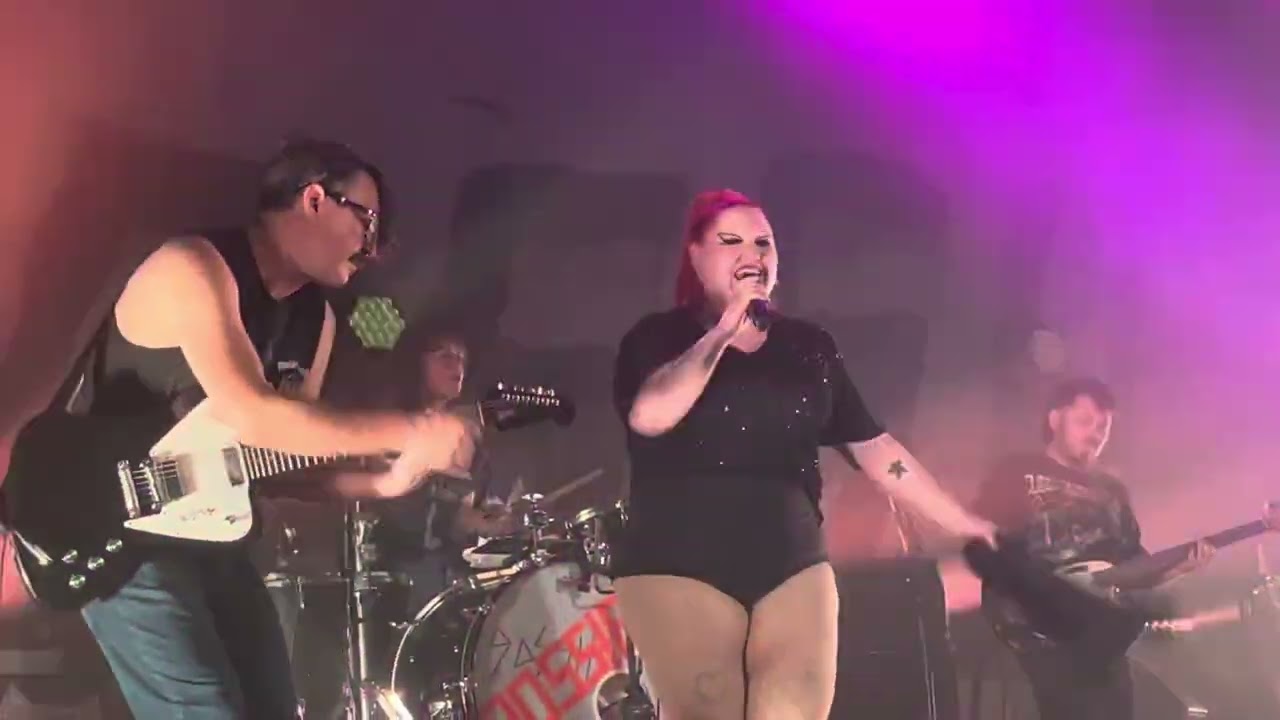 Gossip. Move in there right direction SWG3