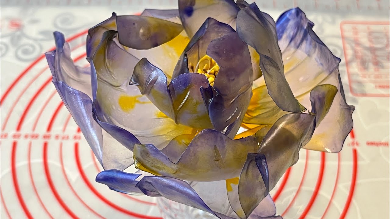 How to make a rose of rice paper to decorate the cake طريقة عمل ورد من ورق الرز لتزين الكيك