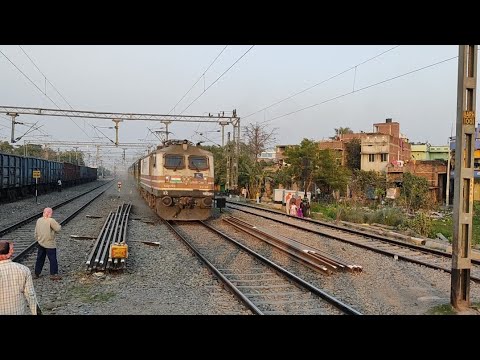 Dengerous  Bhagalpur Anand Vihar Terminal Garib Rath Express