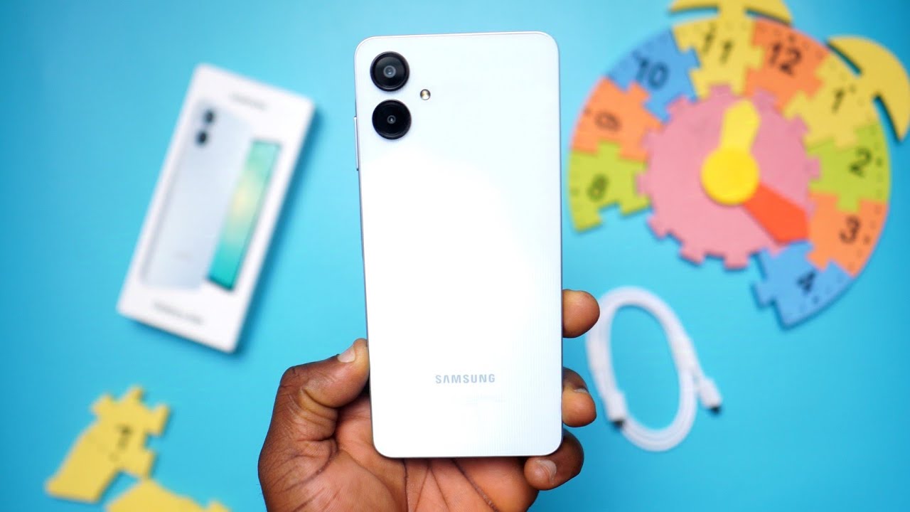 Samsung Galaxy A06 64 ГБ / 4 ГБ (SM-A065FZKDSKZ) - купити смартфон