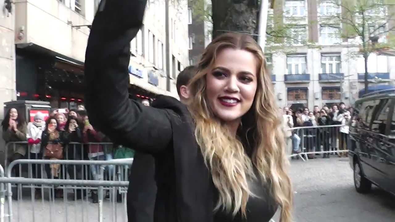 het vertrek  van  Khloé Kardashian bij de bijenkorf amsterdam