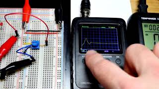 Quick trimpot trimmer potentiometer wired as a voltage divider electronics component introduction