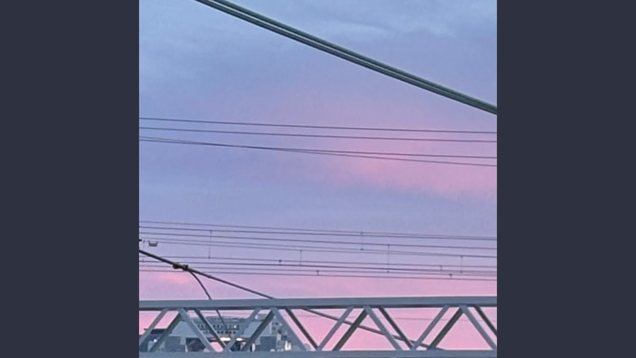 Watch 夕方 on YouTube Watch 夕方 on YouTube