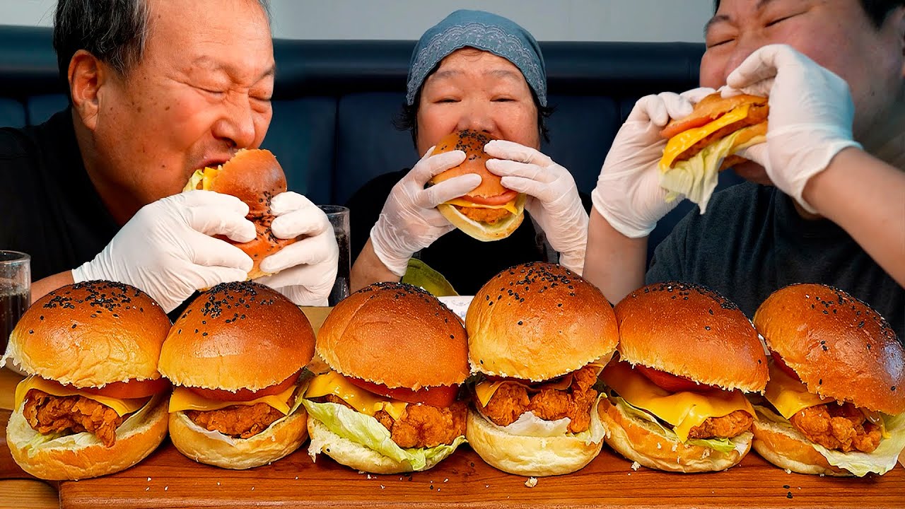 🍔Домашний чизбургер из цельной курицы - кулинарное шоу Мукбанг