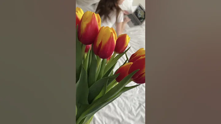 #happywomensday #happy #girl #flowers - DayDayNews