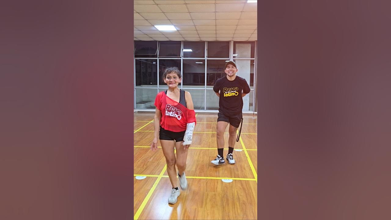 Aprende a bailar papasito @KarolG Aprende a bailar papasito @KarolG