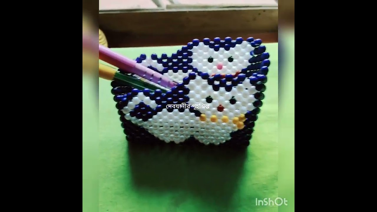 beaded pen stand