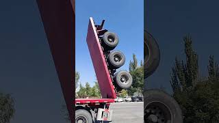 Satisfying Hydraulic Folding Ramp on This Lowboy Trailer ! 🚛💨