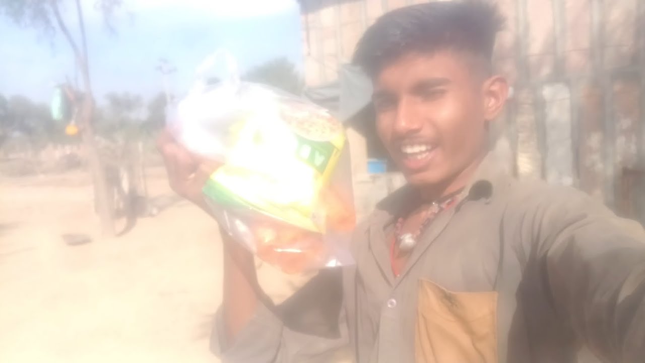 Aaj jiji khane ke liye kus lekar aai hai 😀