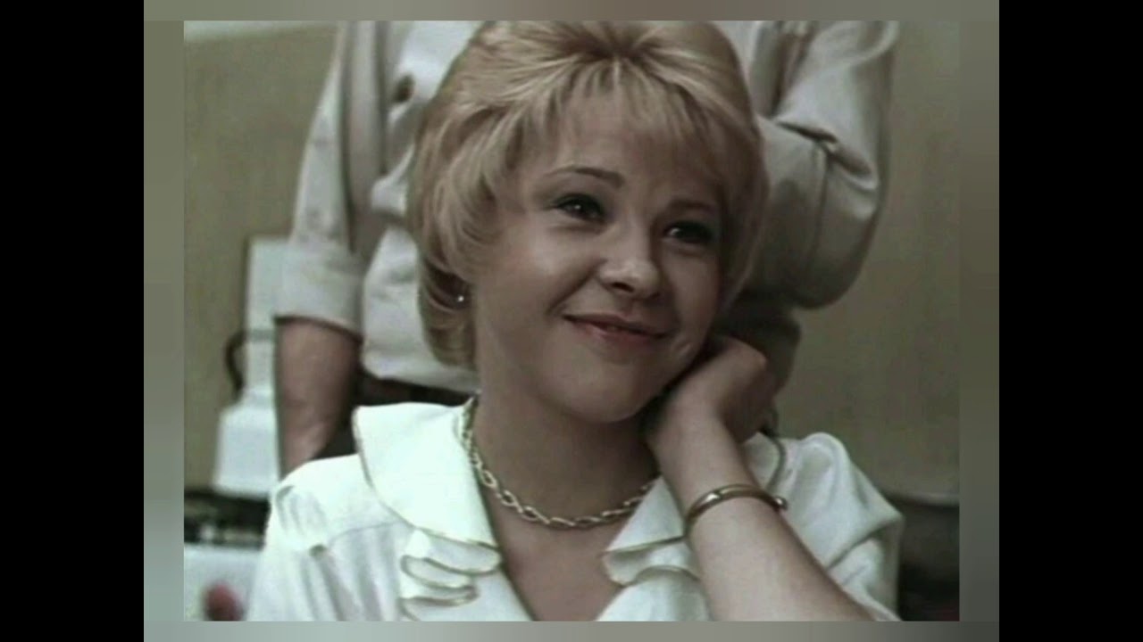 Татьяна Догилева В Белом Купальнике – Блондинка За Углом 1984