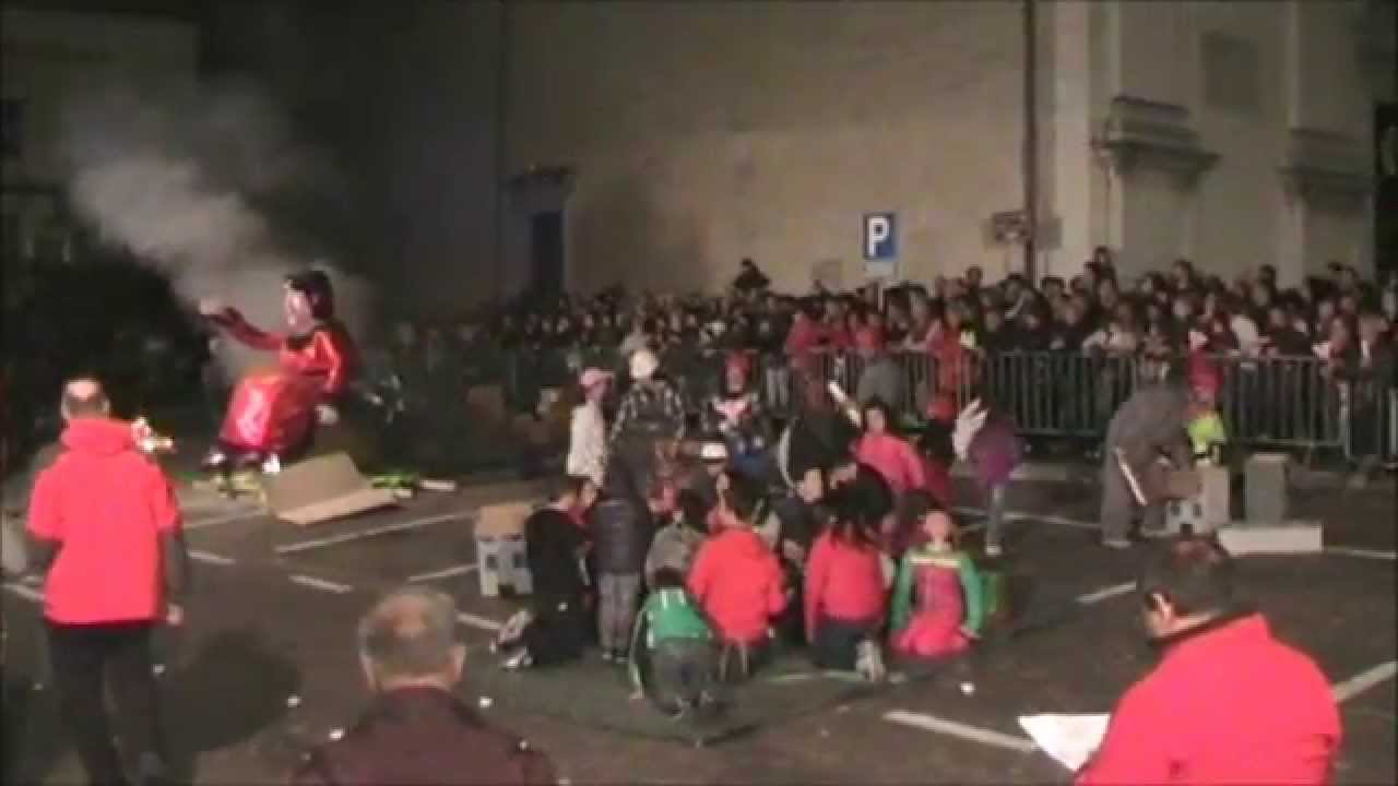 Trichiana 29 Marzo 2014    Brusa la vecia ,,, la vecia Gina dei Tortalti