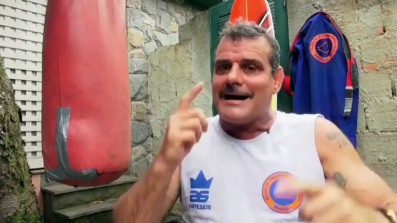 RICKSON GRACIE VS BYRON AMONA - YouTube
