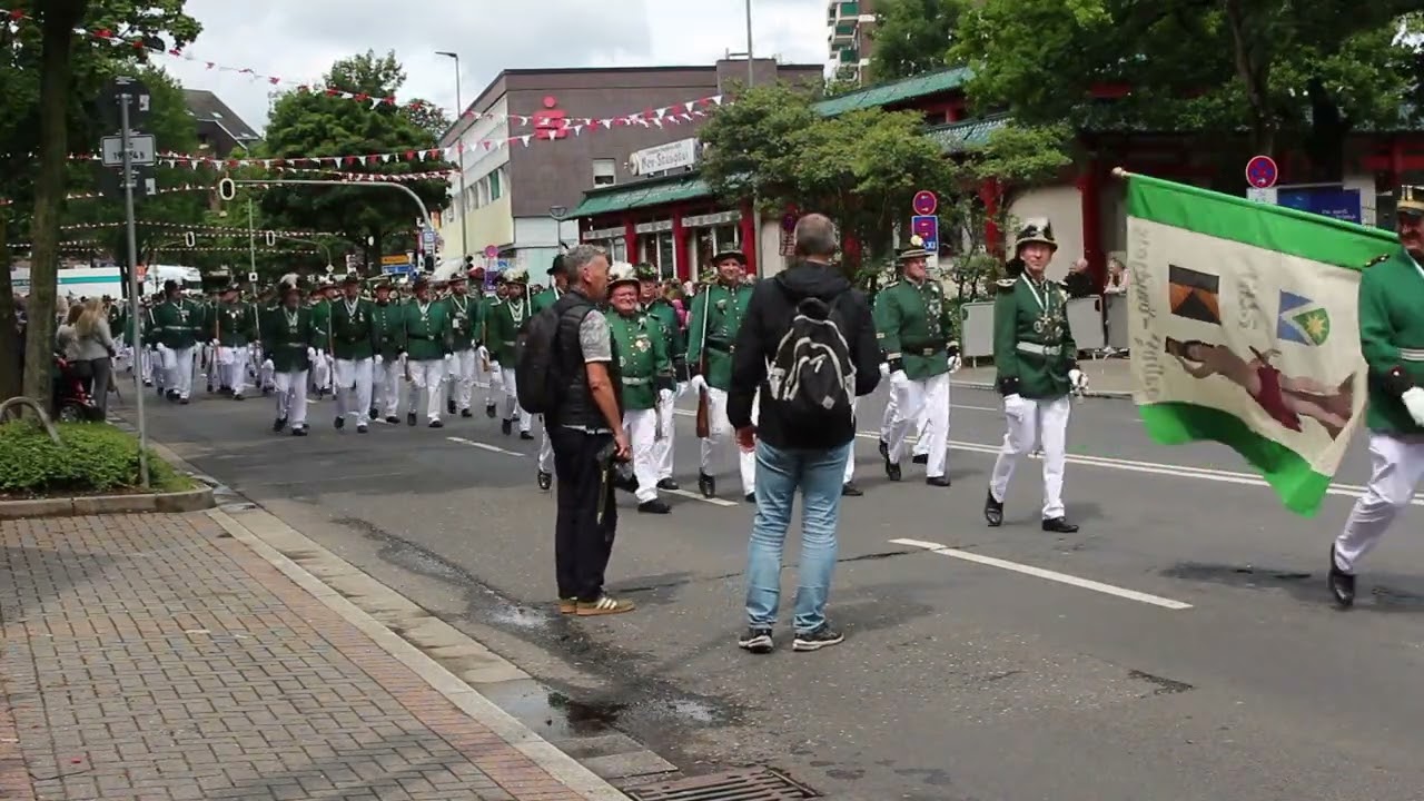 Schützenfest Neuss Furth 2025, Aufmarsch zur Parade