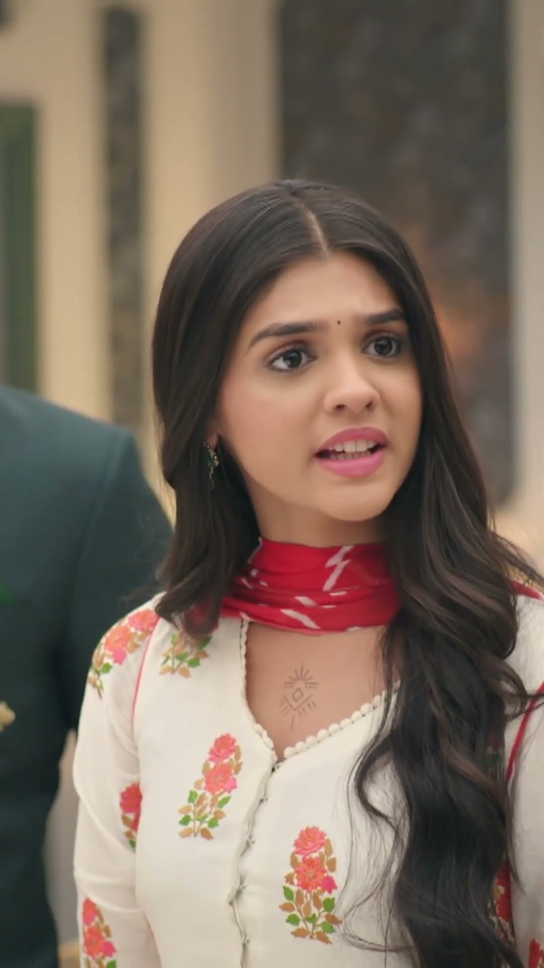 Durga visits the CM's office | Durga - Atoot Prem Kahani