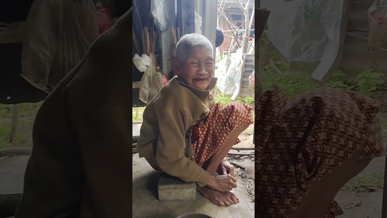 The lifestyle of a hardworking grandma. Living a simple life. Happy to do it. #duet#lifeisbutadream