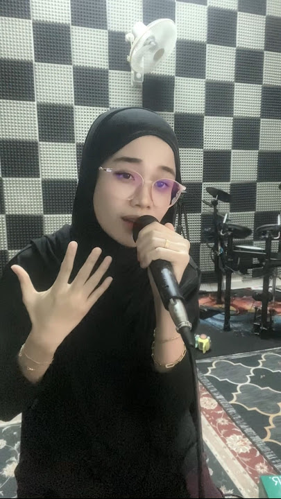 Nadeera - Bukan lagi kita (era short cover)