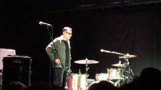 fred armisen prepares to drum (in the air tonight)