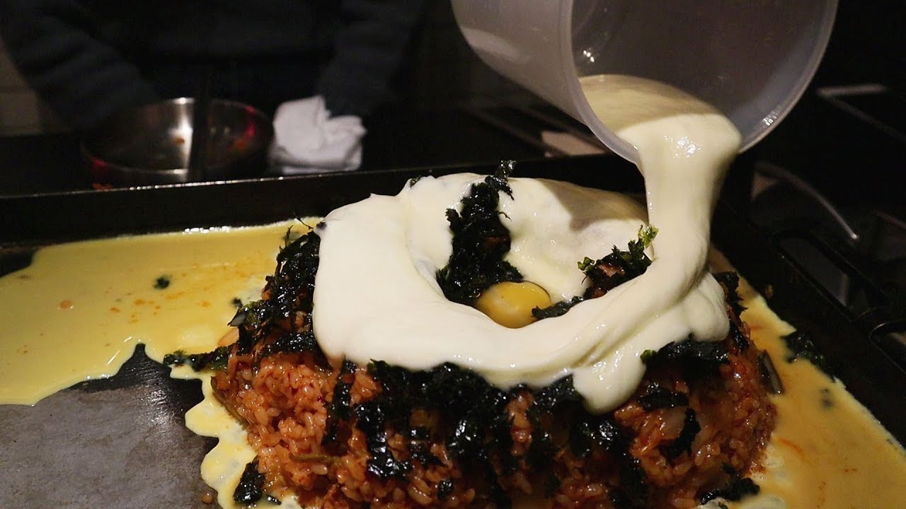 [JMT] 치즈폭탄 화산 계란 볶음밥 / Volcano Cheese Egg Fried Rice - YouTube