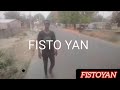 Fisto Yan  tenir très ferme