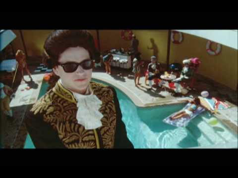 Vampire Weekend - Holiday (official video)