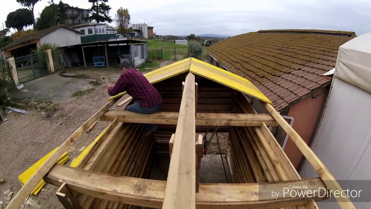 Parte 4, montaggio tetto e finestra , come costruire una casetta di legno -  YouTube