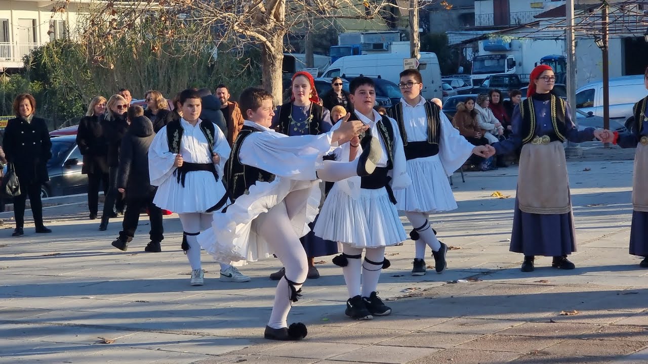 ΤΟ ΕΘΙΜΟ ΤΗΣ ΓΚΑΜΗΛΑΣ ΟΙ ΚΑΠΕΤΑΝΑΡΑΙΟΙ ΚΑΙ ΟΙ ΚΟΚΟΝΕΣ Νο7 - ΠΡΩΤΟΧΡΟΝΙΑ 2025 ΣΤΗΝ ΠΛΑΤΕΙΑ ΣΤΟ ΔΑΜΑΣΙ