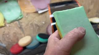 Blues Creek Guitars - Finishing a guitar With a Black Top